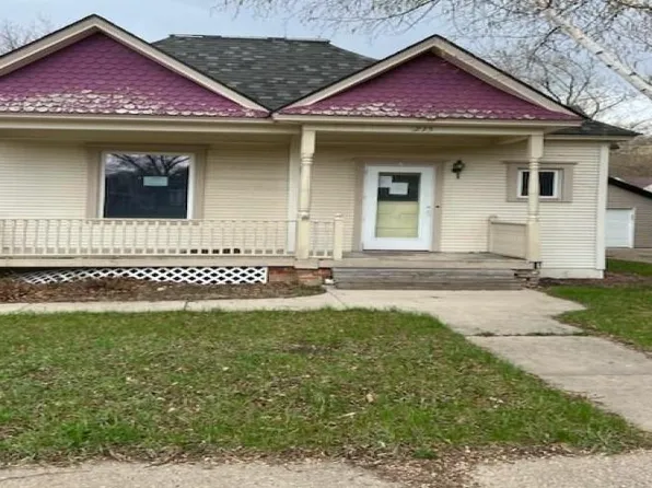 215 Fremont St S, Lake Benton, MN 56149