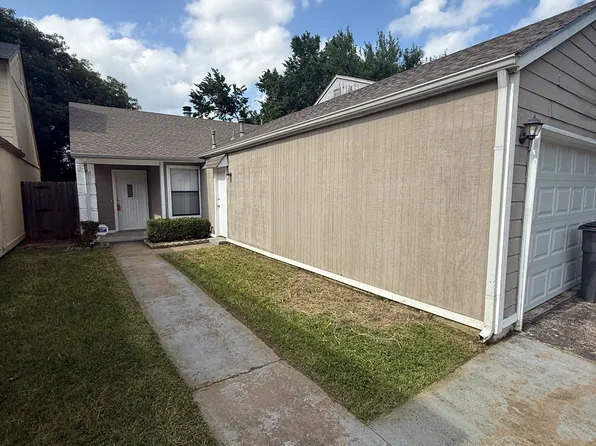 1533 E 67th Pl, Tulsa, OK 74136