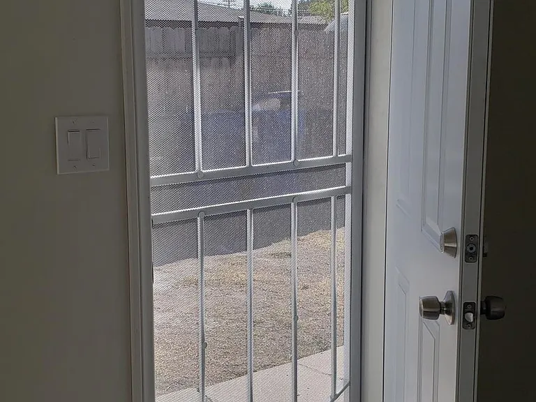 15323 Freeman Ave — Photo 2