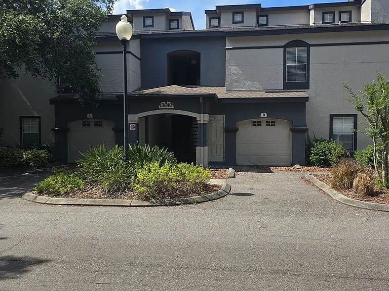 13010 Arbor Isle Dr — Photo 1