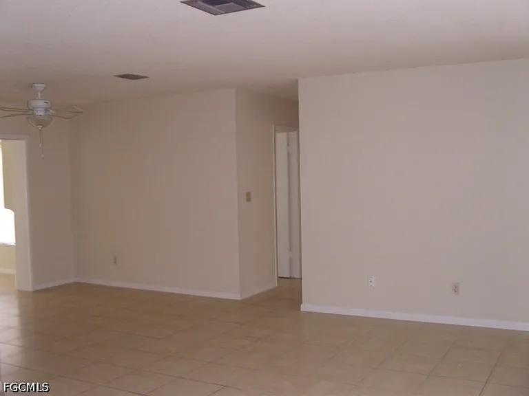 217 Jayview Ave — Photo 2
