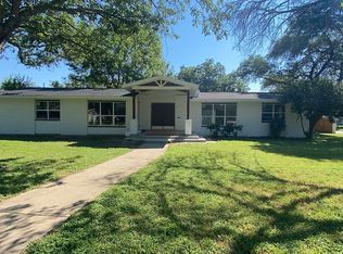 2006 11th St, Brownwood, TX 76801