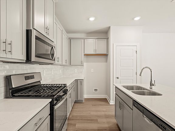 Welcome to the Ashton floorplan at Avalon Townes.