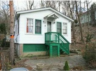8 Wah Ta Wah Dr, Greenwood Lake, NY 10925