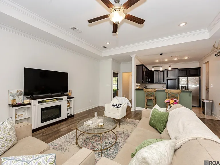 10425 Grace Ln — Photo 5