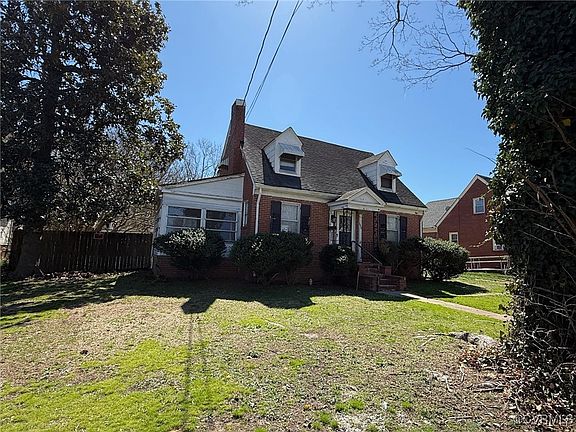 2nd image of 1640 Lamar Ave