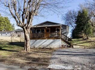 703 N D St, Lenoir City, TN 37771