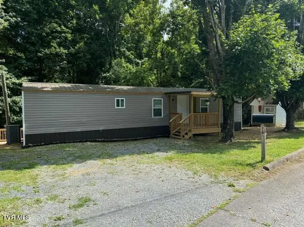 170 Hidden Oaks Dr, Johnson City, TN 37601