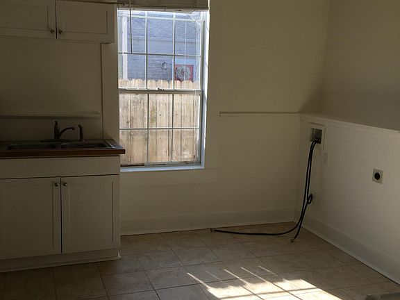 5th image of 812 N Miro St