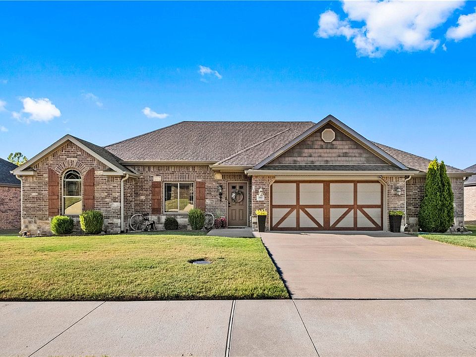 1st image of 593 Parkside Cv