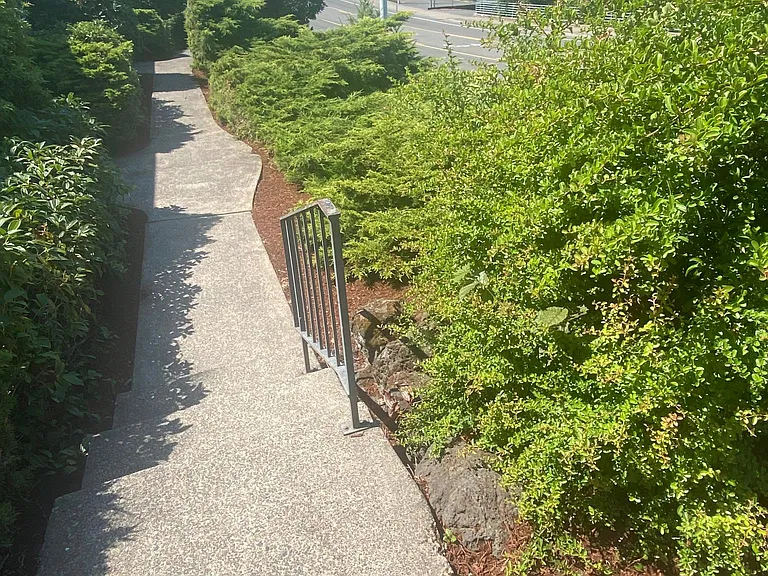 Parkwood Court Apartments — Photo 30