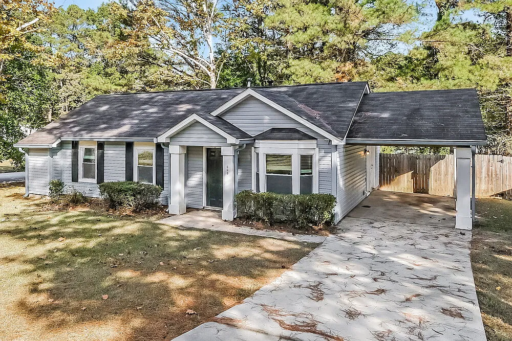 3 bed, 1.5 bath, 1046 sqft, $1,845 — Photo 3