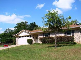 505 W Redbud Dr, Hurst, TX 76053