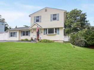 36 Janice Ln, Selden, NY 11784