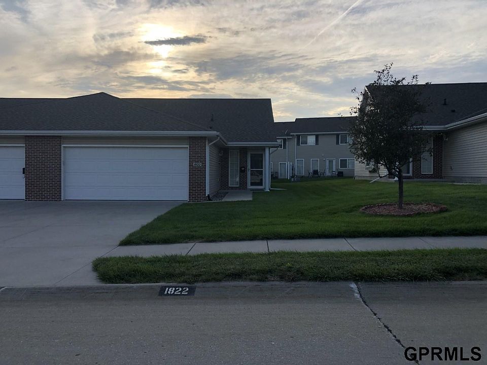1st image of 1822 N 175th Ct