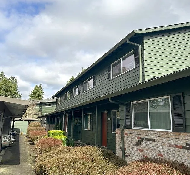 Village Manor — Photo 4