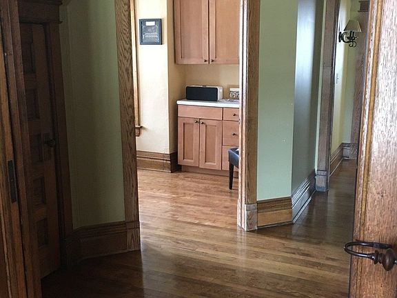 5th image of 211 S Jefferson St