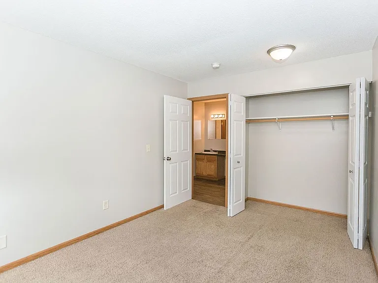 River Ridge Apartments — Photo 19