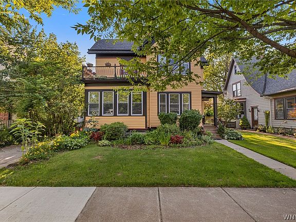 3rd image of 180 Richmond Ave
