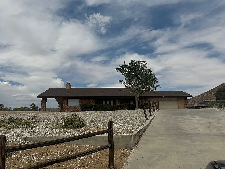 16382 Kamana Ct