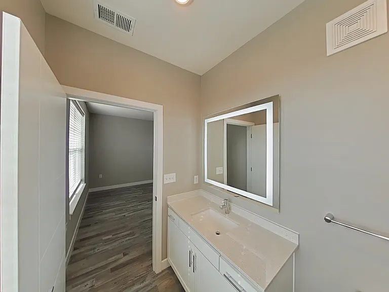 Allure Apartments — Photo 106