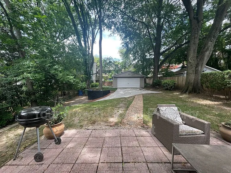 639 Somerset Ter NE — Photo 28