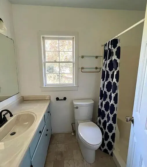 526 Embassy Dr — Photo 11