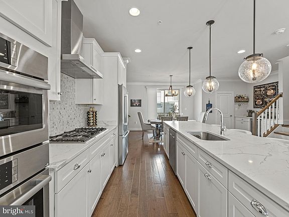 3rd image of 2822 Red Star Ln