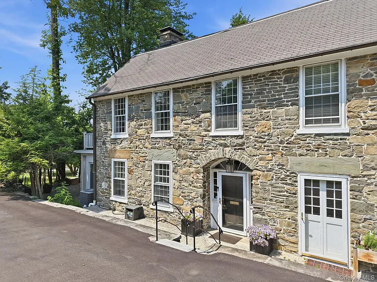 51 Adriance Ave — Photo 20