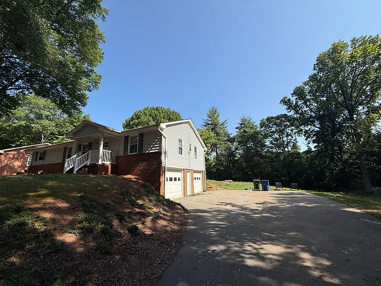 2881 Woodworth Dr — Photo 14