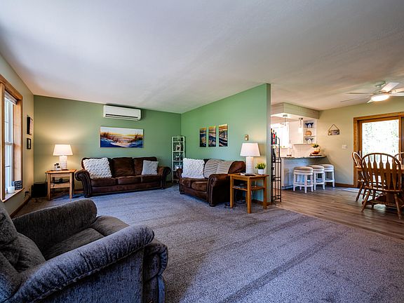 4th image of 4067 Evergreen Ln