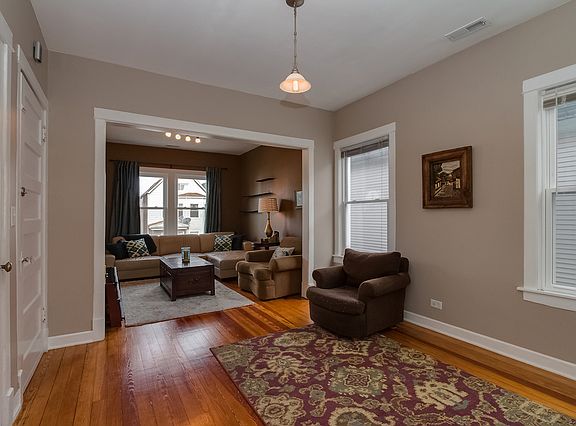 5th image of 3507 W Diversey Ave