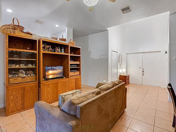 4th image of 4105 NE 20th PL