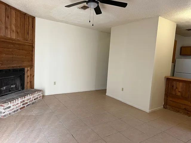 13715 Kenner Ave #C — Photo 2