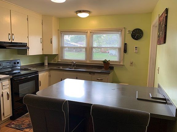 2nd image of 294 Lee Ave