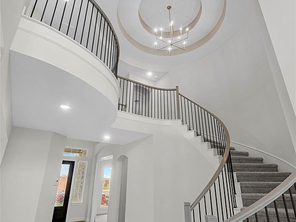 3rd image of 31422 Meadow Place Ln