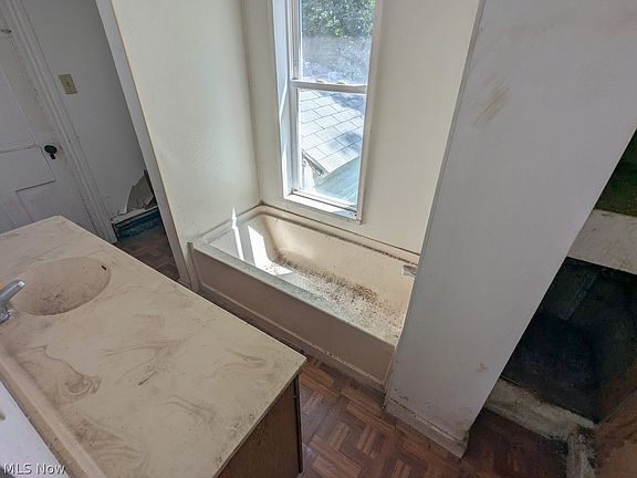 5th image of 2580 Edison St NW