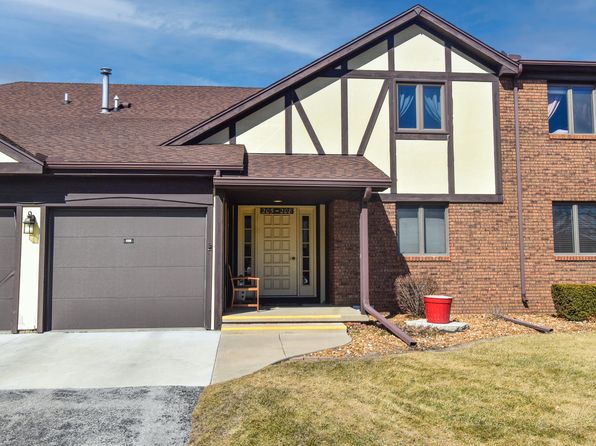 208 Carol Ct #A-2, Pontiac, IL 61764