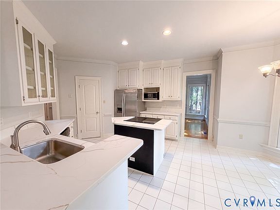 2nd image of 5806 Fox Briar Way