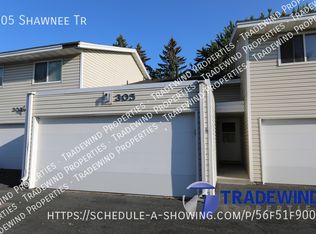 305 Shawnee Trl, Shakopee, MN 55379