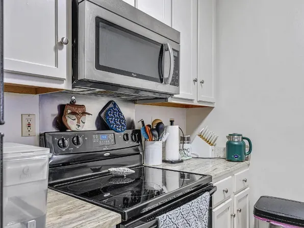 2034 Swallow Hill Rd APT 306, Pittsburgh, PA 15220