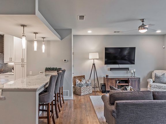 4th image of 2201 Annex Ave Unit 101