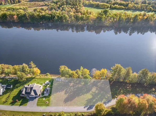 1 FALCON Lane #1/4/1, Hooksett, NH 03106