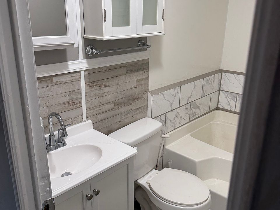 1st image of 1384 Louisville St #28