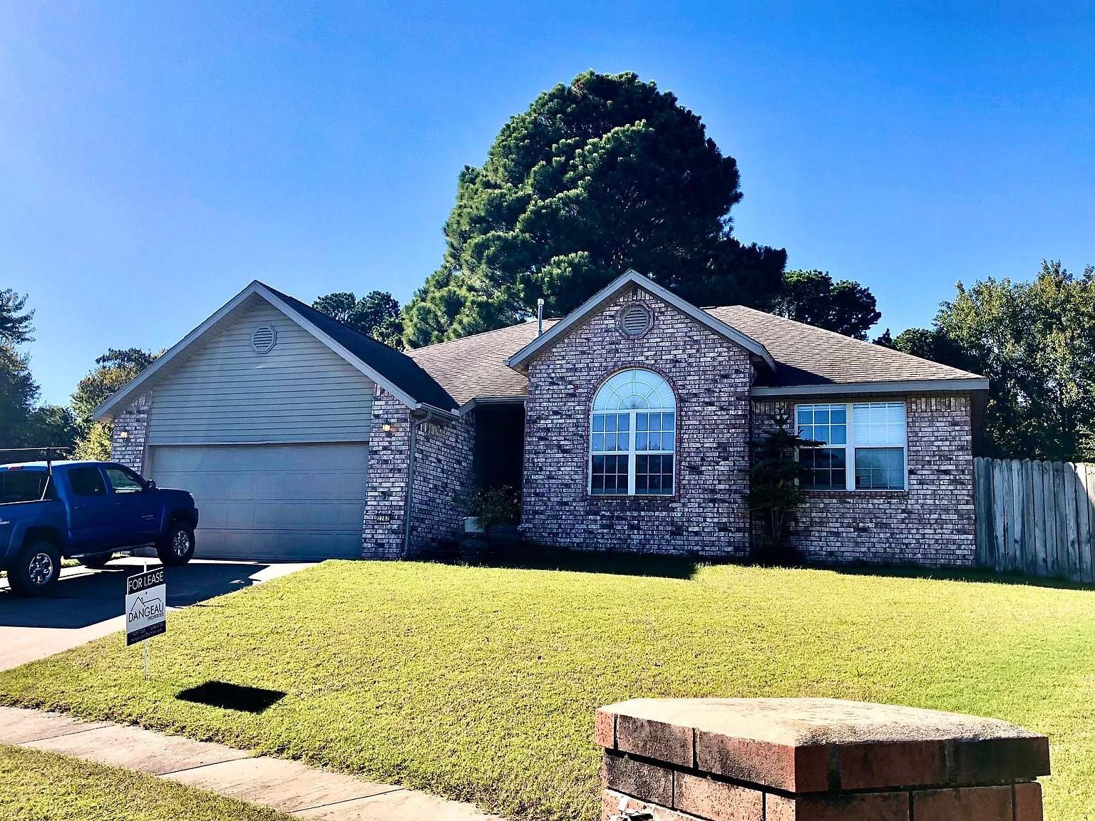 2782 N Ashbrook Dr — Photo 1