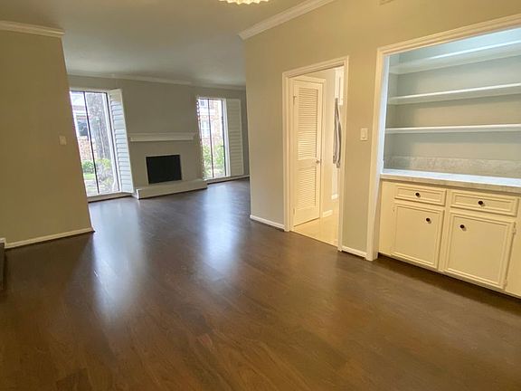 4th image of 1439 Bering Dr #1523