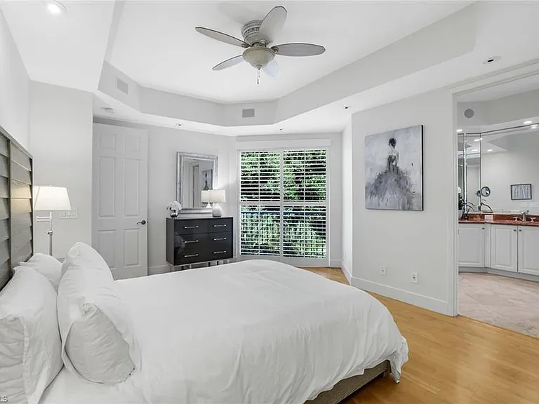 1560 Clermont Dr #D-201 — Photo 11