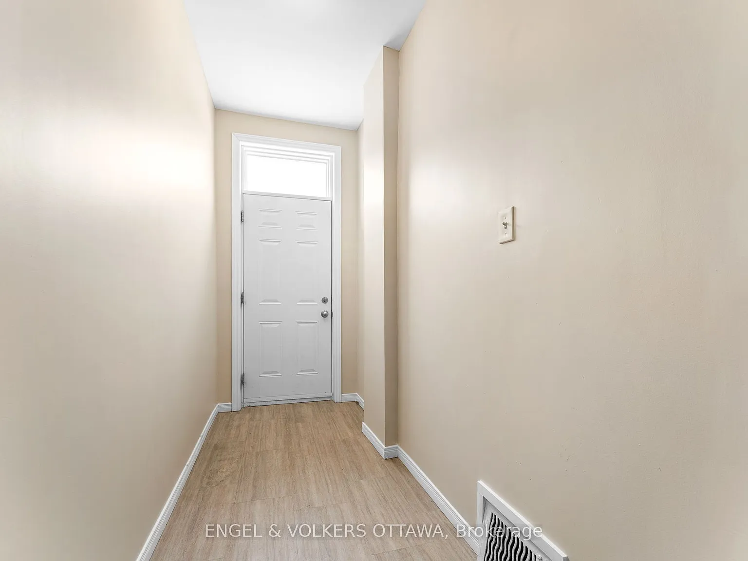 3 bed, $2,100 — Photo 3
