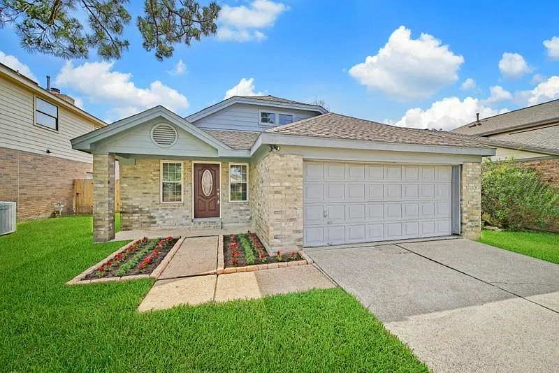 3 bed, 2.0 bath, 1792 sqft, $2,100 — Photo 2