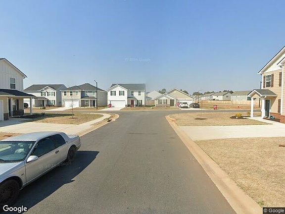 Exterior Neighborhood (street photo)